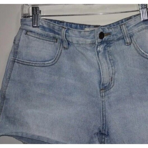 Free People Size 27 Button Up Distressed Light Wash Denim Shorts Cheeky - Picture 6 of 6